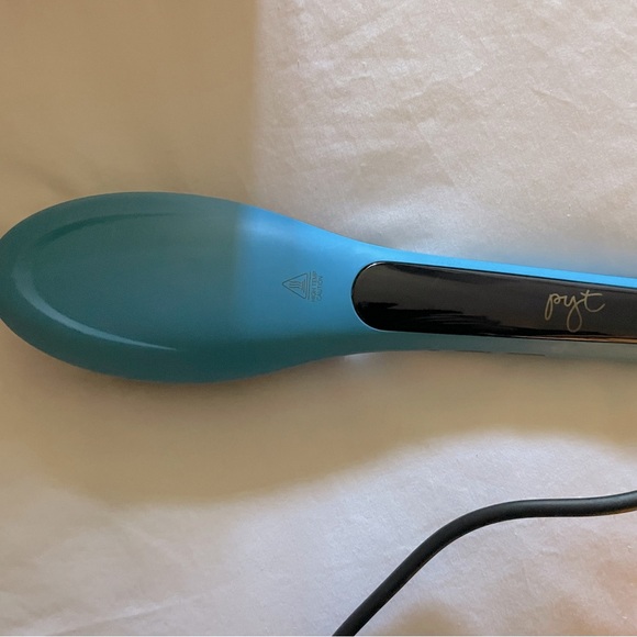 Like new PYT hair stylish brush, great for straightening hair from curly to flat - Picture 3 of 4